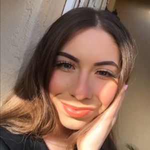 Meet your Posher, Vanessa